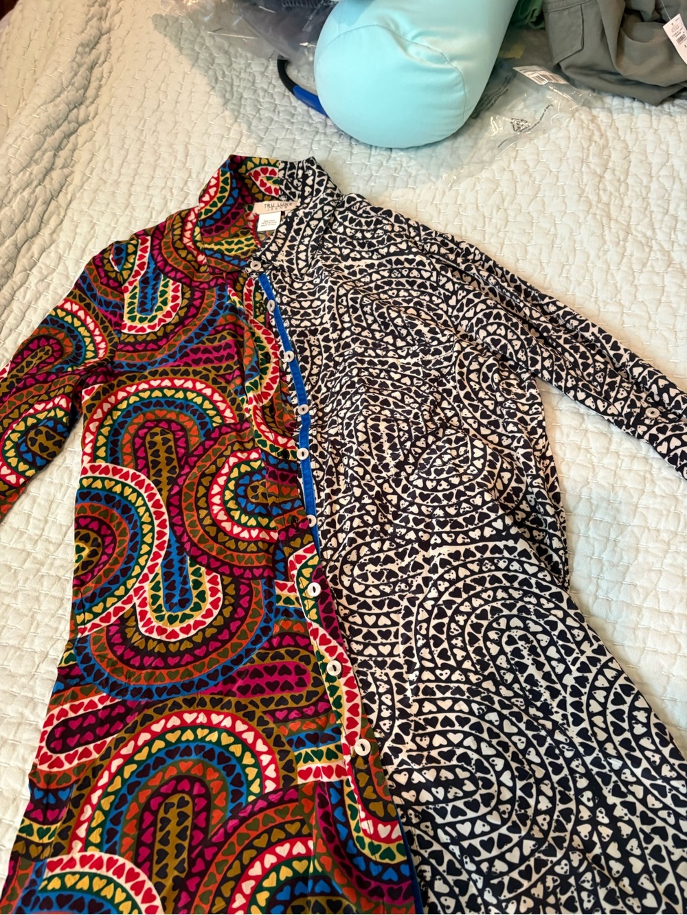 Tru Luxe Jeans Multicolor & Navy Heart-Print Blouse
